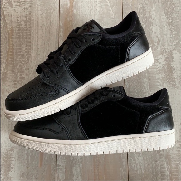 NWT Nike Air Jordan 1 Retro black - Picture 4 of 9